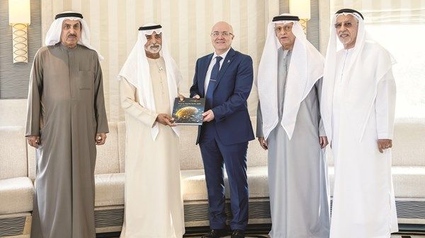 نهيان بن مبارك: بناء إنسان واعٍ بجذوره منفتح على العالم