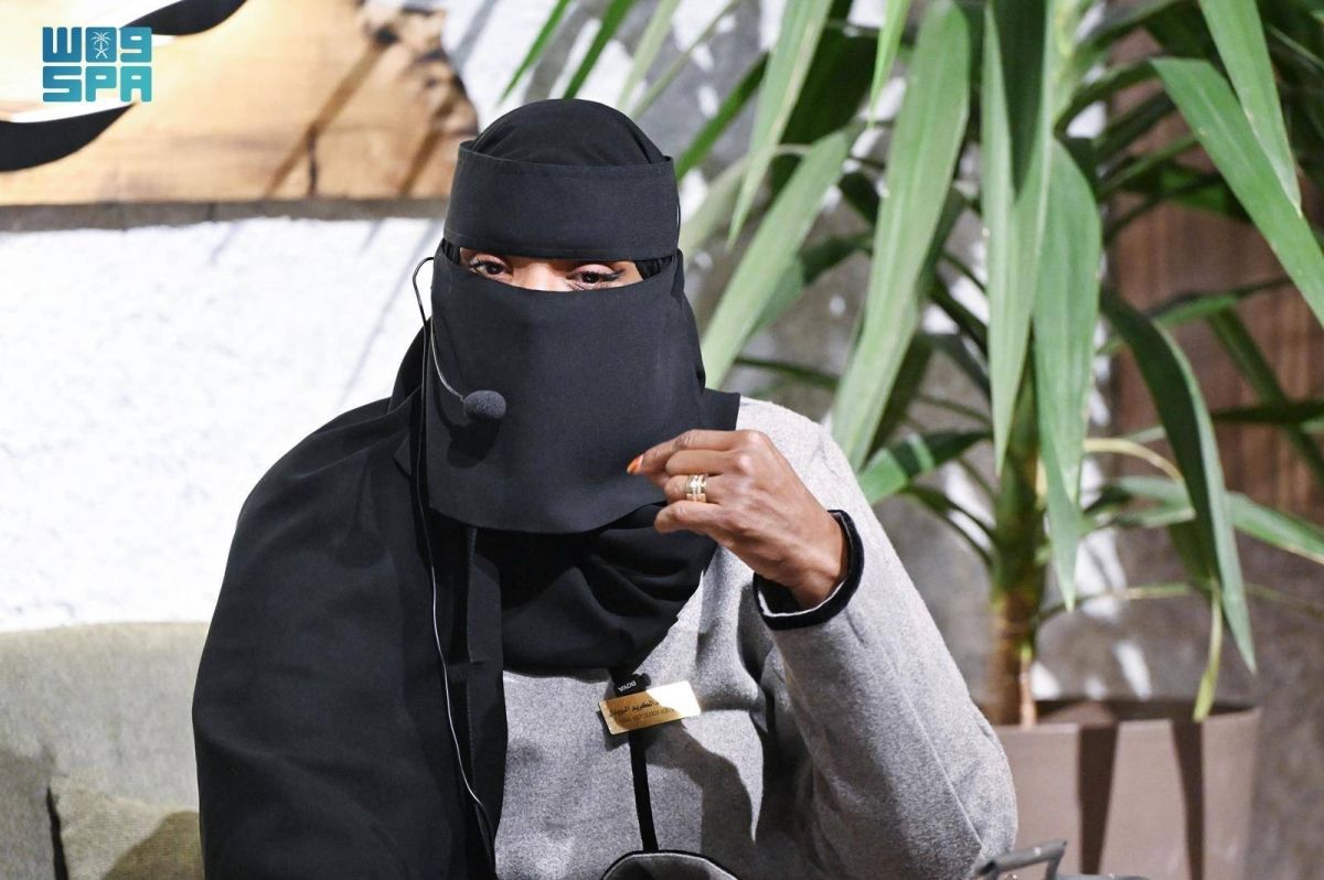 المقهى الثقافي في تبوك 
يفتح نافذة الأدب على لغة برايل