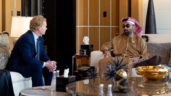 طحنون بن زايد يلتقي رئيس مجلس الإدارة والرئيس التنفيذي لشركة بيكتل