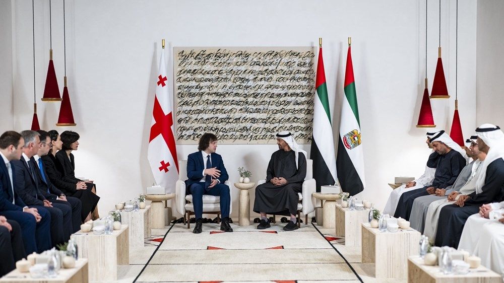 رئيس الدولة ورئيس وزراء جورجيا يبحثان تعزيز التعاون في إطار الشراكة الاقتصادية الشاملة بين البلدين