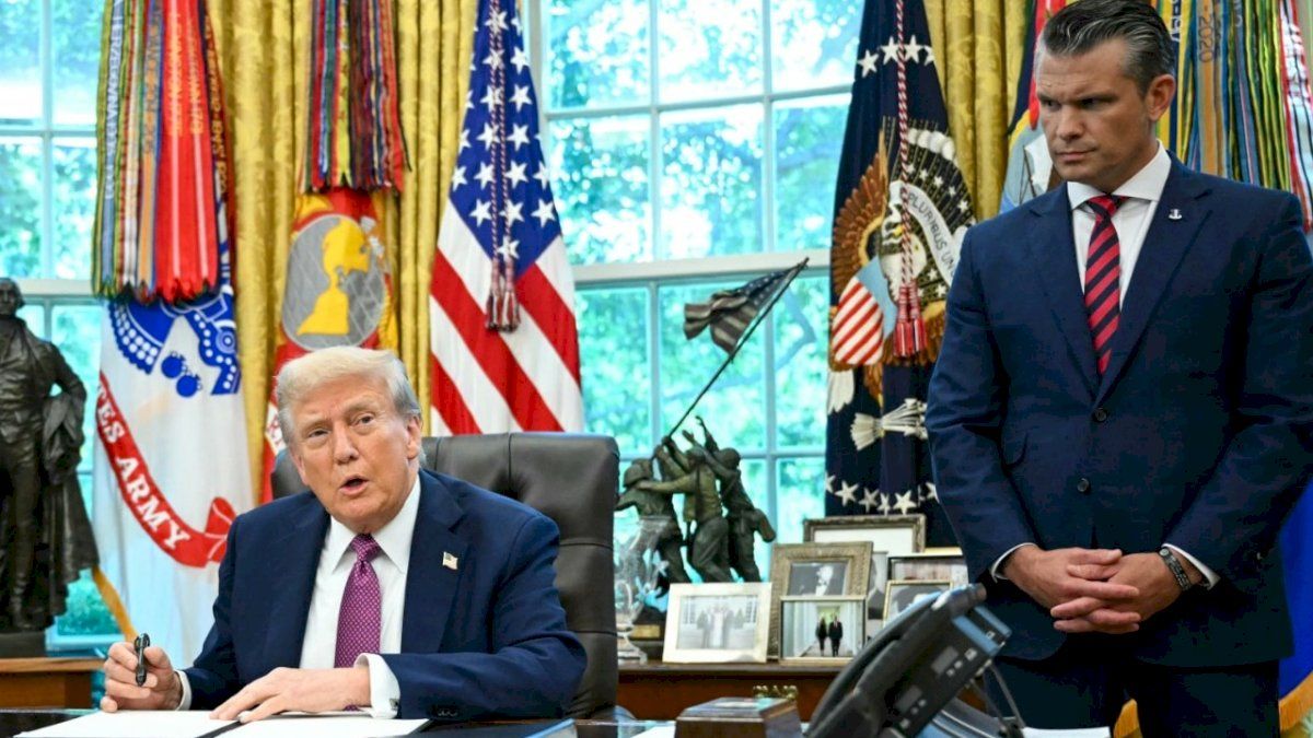 صحيفة: ترامب يتسلّم "قائمة القتل".. 50 هدفًا جاهزًا للضربة منها مقر خامنئي