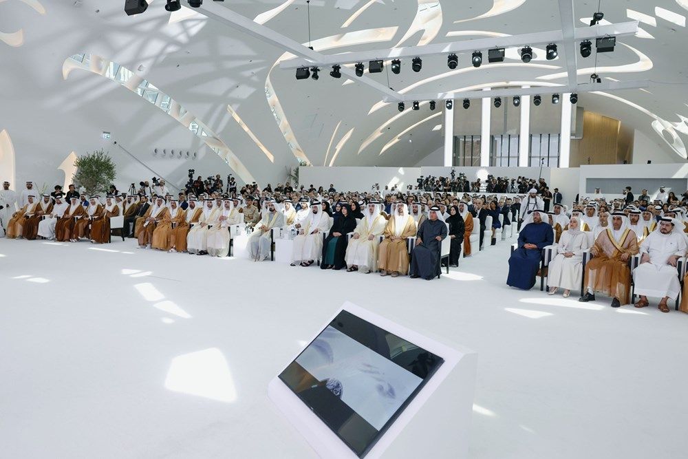 محمد بن راشد يكرّم الفائزين بجائزة «نوابغ العرب» في متحف المستقبل بدبي