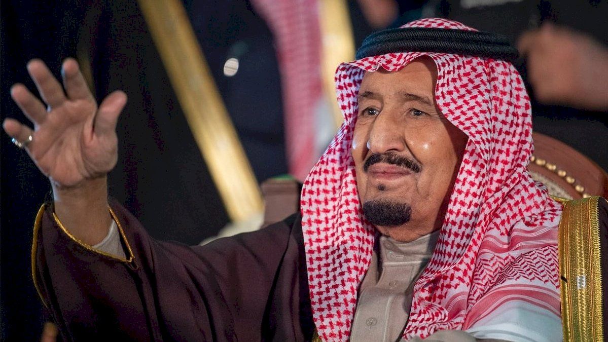 الملك سلمان يغادر المستشفى بعد استكمال الفحوصات الطبية