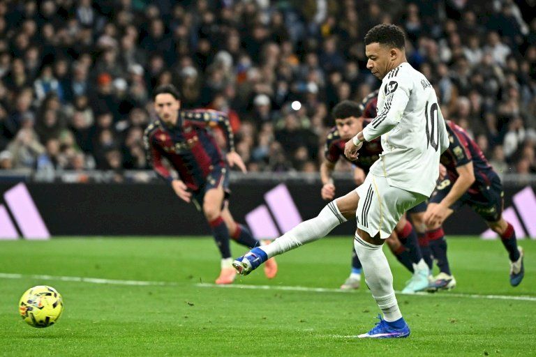 بطولة إسبانيا: انتصار أول لريال بقيادة أربيلوا وسط صيحات استهجان مشجعيه