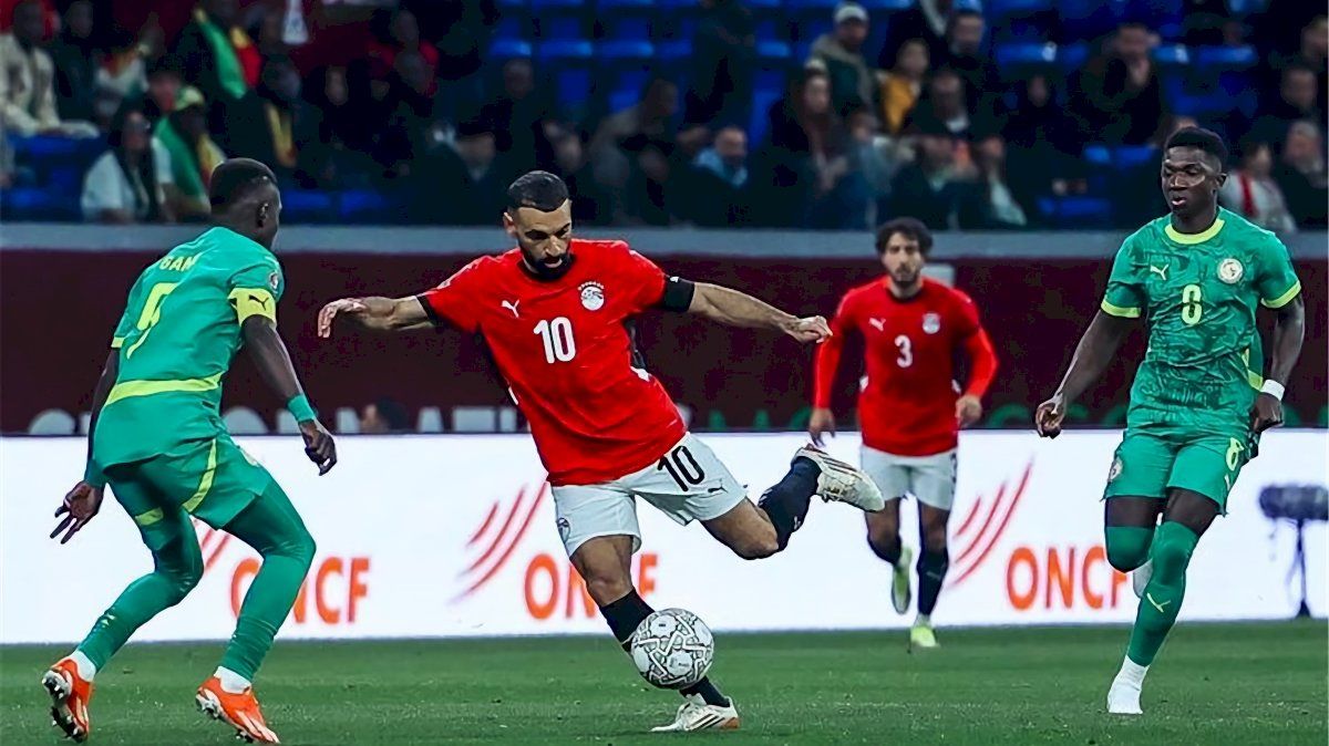 مصريون يتساءلون : "ليه جماهير المغرب كانت بتشجع السنغال؟!"