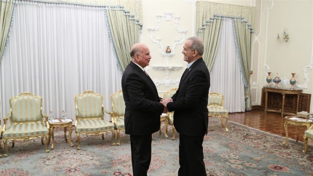 وزير الخارجية لبزشكيان: أمن المنطقة مترابط ولا يمكن تجزئته