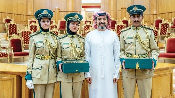 «ملامسة قلب أم».. احتفاء بأسر الخريجين والخريجات في شرطة دبي