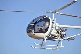 شاهد بالفيديو.. طائرة استطلاع عسكرية تحلق فوق ملعب مباراة بالدوري السوداني الممتاز والجمهور الكبير الحاضر يقابلها بتصفيق حاضر