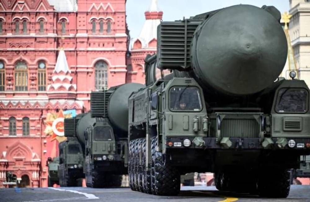 صاروخ أوريشنيك
رسالة بوتين الذي غير قواعد الاشتباك بين روسيا والناتو