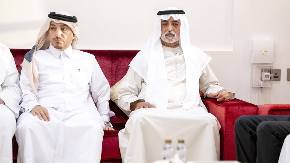 خالد بن محمد بن زايد يعزي في وفاة علي سالم البيض