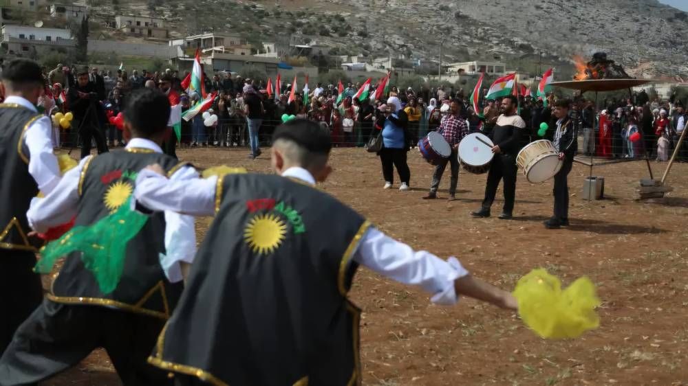 الشرع يعتمد اللغة الكردية لغة وطنية
الجيش السوري يستعيد الطبقة العسكري