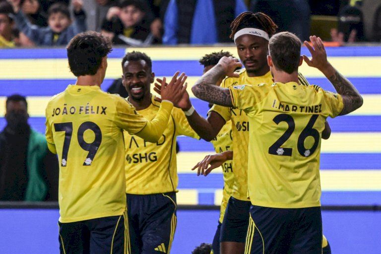 بطولة السعودية: الهلال ثبّت فارقه و"قنبلة" جيزوس أشعلت حرب بيانات