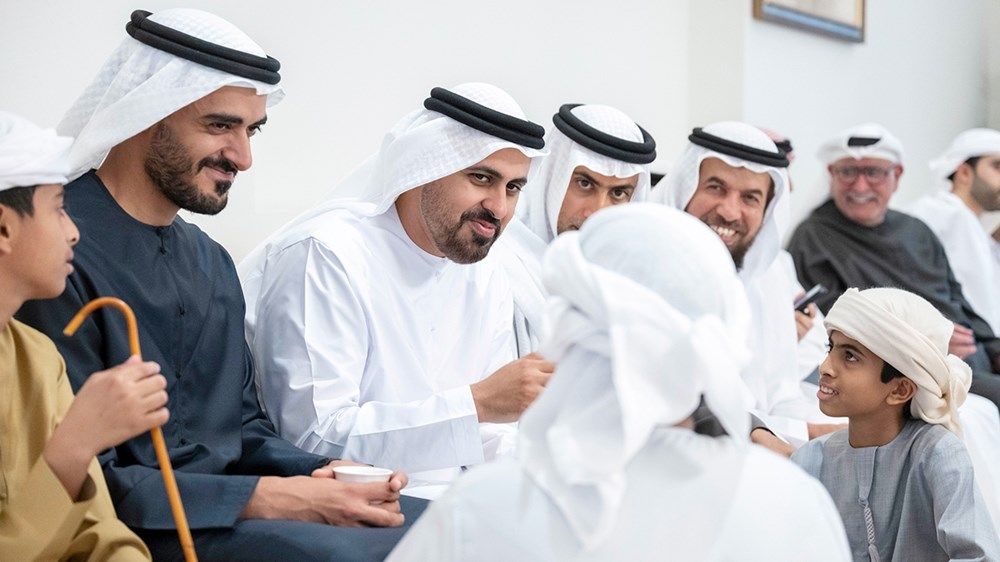 ذياب بن محمد بن زايد وزايد بن محمد بن زايد يقدمان واجب العزاء في وفاة حمد بن راشد الهاجري