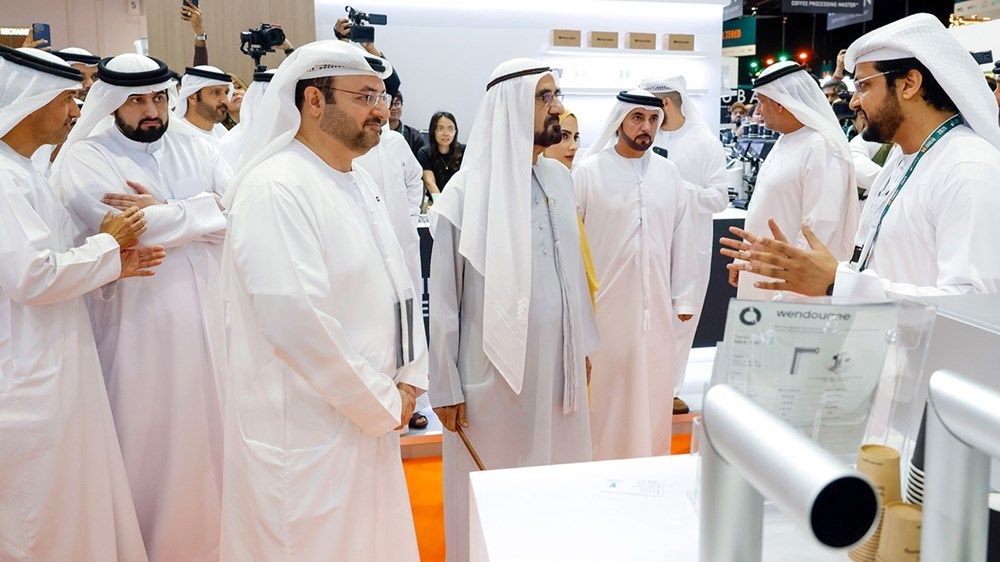 محمد بن راشد يزور معرض «عالم القهوة دبي»