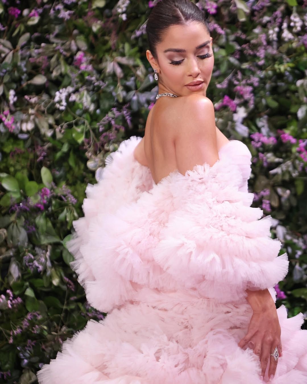 بلقيس فتحي كالأميرات بفستان وردي ساحر – صور