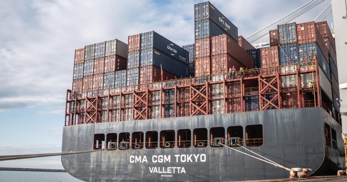 400 طن.. ماكرون يُعلن إرسال سفينة مساعدات إنسانية لدعم سكان غزة