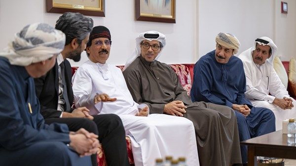 منصور بن زايد يعزي في وفاة علي سالم البيض