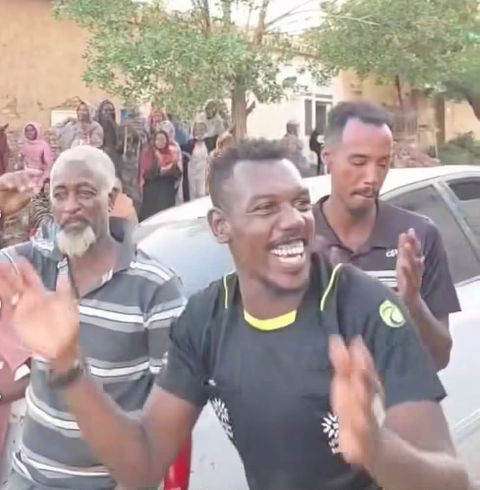 بالفيديو.. “الديامة” يحتفلون بشكل هستيري.. شاهد فرحة سكان حي الديم بالخرطوم بعد عودة التيار الكهربائي للمنطقة لأول مرة منذ أكثر من عامين ونصف