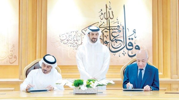 تفاهم بين جامعة الشارقة و«علوم المطارات»