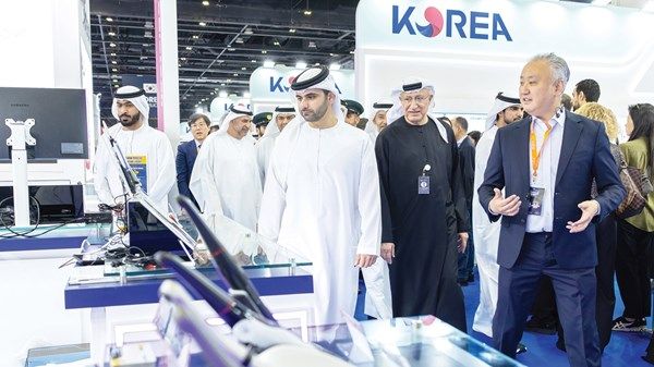 منصور بن محمد: نواصل تطوير القطاع الطبي وفق رؤية شاملة