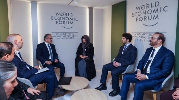 لطيفة بنت محمد تلتقي مدير عام اليونسكو على هامش أعمال المنتدى الاقتصادي العالمي في دافوس