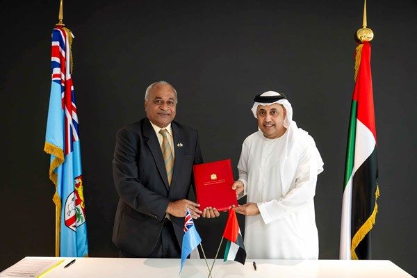 الإمارات وفيجي توقعان مذكرة تفاهم للاعتراف المتبادل بشهادات كفاءة البحارة