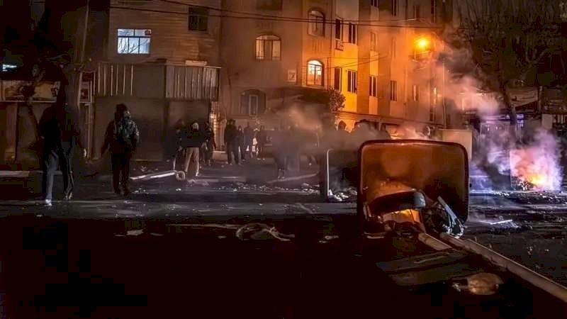 جولة الصحافة: العالم في قبضة "الجنون".. غرينلاند تباع في المزاد وبريطانيا تركع أمام "الملك"!