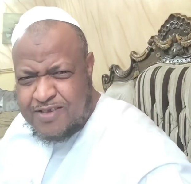 شاهد بالفيديو.. داعية سوداني: (الكيزان مثل بص الوالي لن يتركوا لك القيادة لكن بوصلوك المحطة بسرعة وهم أحسن من غيرهم)