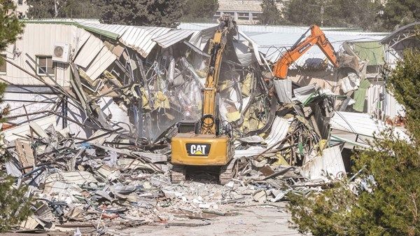 إسرائيل تهدم منشآت لـ«الأونروا» في القدس الشرقية