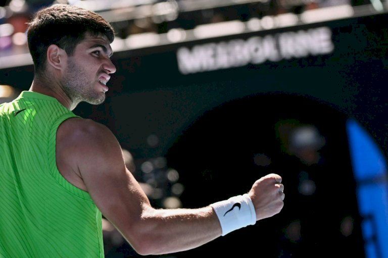 أستراليا المفتوحة: ألكاراس يتخطى بداية بطيئة ويبلغ الدور الثالث