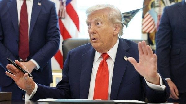 ترامب يلغي تهديده بفرض رسوم جمركية على دول أوروبية