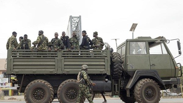 مقتل 5 جنود وشرطي بكمين مسلح في نيجيريا