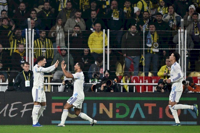 يوروبا ليغ: أستون فيلا وليون الى ثمن النهائي