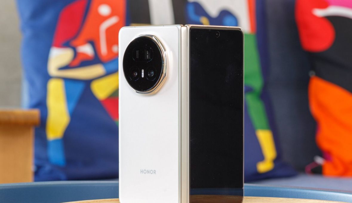 تكنولوجيا: Honor Magic V6 يحطم الأرقام القياسية بأكبر بطارية في عالم الهواتف القابلة للطي