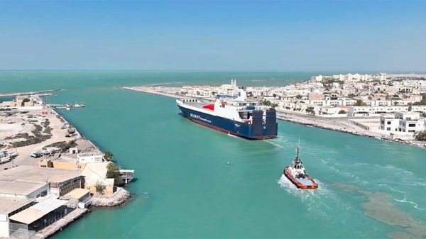 إبحار سفينة صقر الإنسانية محمّلة بأكثر من 4000 طن من المساعدات دعماً لقطاع غزة