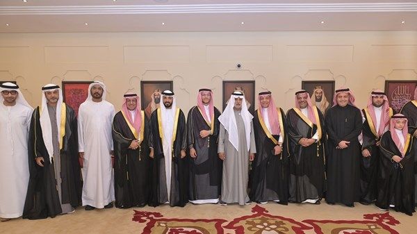 نهيان بن مبارك يحضر أفراح الدريعان والقبيسي في أبوظبي