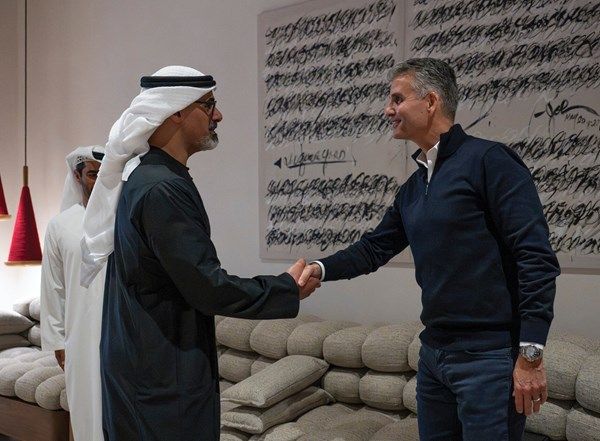 خالد بن محمد بن زايد يلتقي وفداً من الإدارة التنفيذية لشركة «والت ديزني»