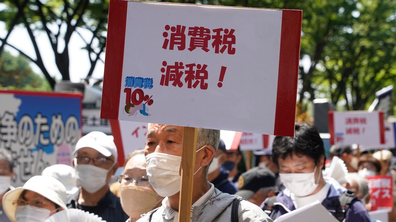 اليابان | خفض الضرائب أم تقويض الضمان الاجتماعي؟ معادلة صعبة تهدد الاستقرار في اليابان