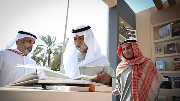 نهيان بن مبارك يزور مهرجان الظفرة للكتاب 2026
