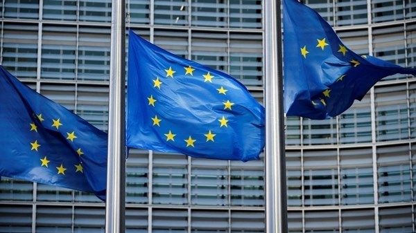 البرلمان الأوروبي يعتمد تعديلات جديدة على حقوق المسافرين جواً