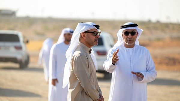 هزاع بن زايد يزور بحيرة زاخر والمخيمات الشتوية في منطقة العين