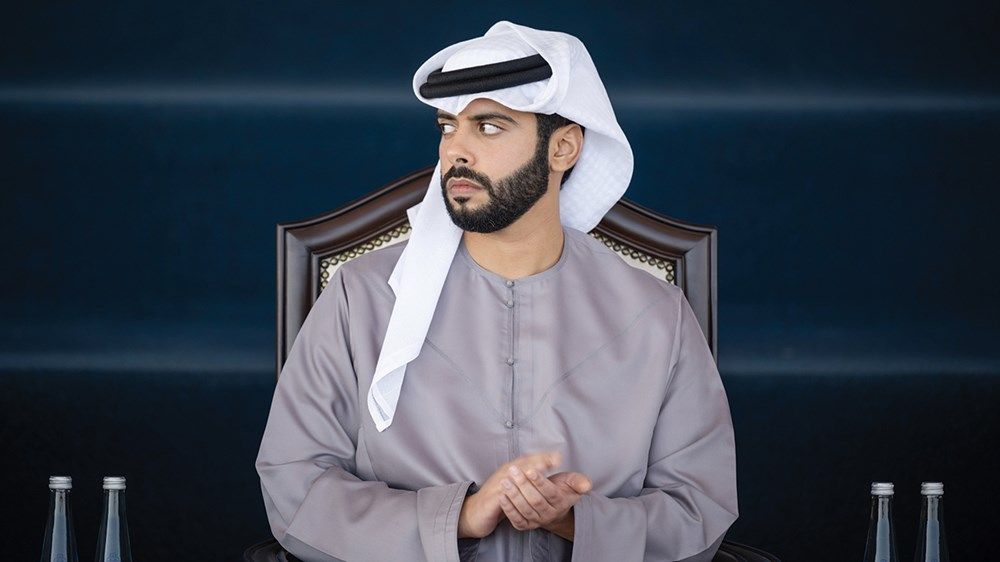 هزاع بن حمدان بن زايد يتوِّج الفائزين بمزاينة الإبل في مهرجان الظفرة