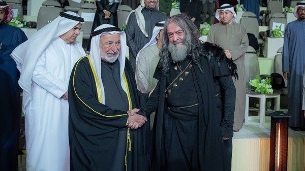 حاكم الشارقة يشهد العرض الأول للملحمة المسرحية «الزير سالم» على مسرح المجاز