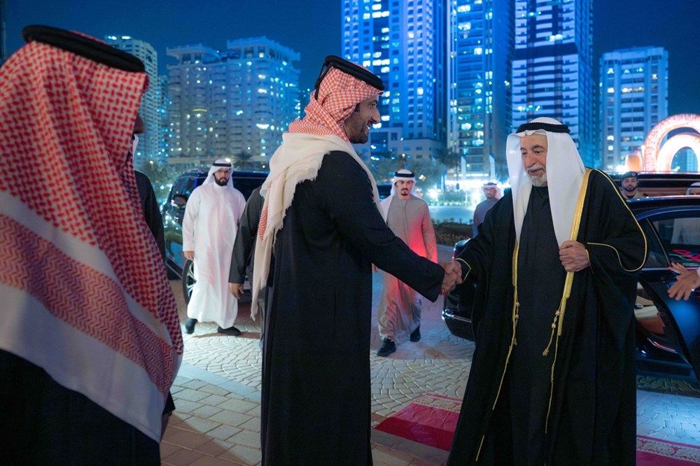 حاكم الشارقة يشهد العرض الأول للملحمة المسرحية «الزير سالم» على مسرح المجاز