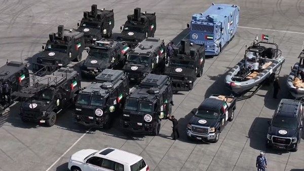 القوة الأمنية الإماراتية المشاركة في تمرين «أمن الخليج العربي 4» تصل إلى دولة قطر