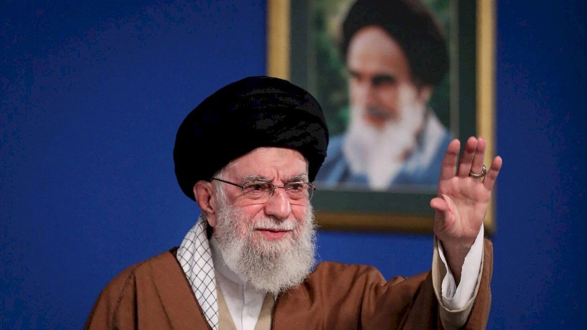 عاجل: اختفاء المرشد الإيراني