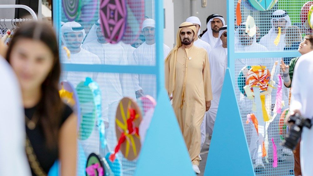 محمد بن راشد يزور مهرجان القوز للفنون