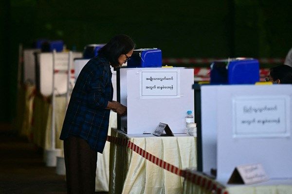 بدء التصويت في المرحلة الثالثة والأخيرة من الانتخابات العامة في ميانمار