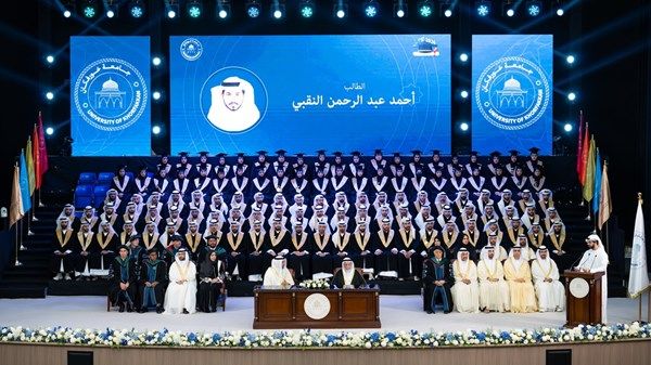 حاكم الشارقة يشهد حفل تخريج الدفعة الأولى من طلبة جامعة خورفكان