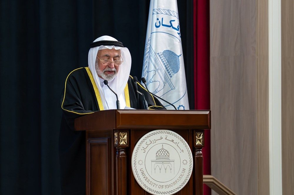 حاكم الشارقة يشهد حفل تخريج الدفعة الأولى من طلبة جامعة خورفكان